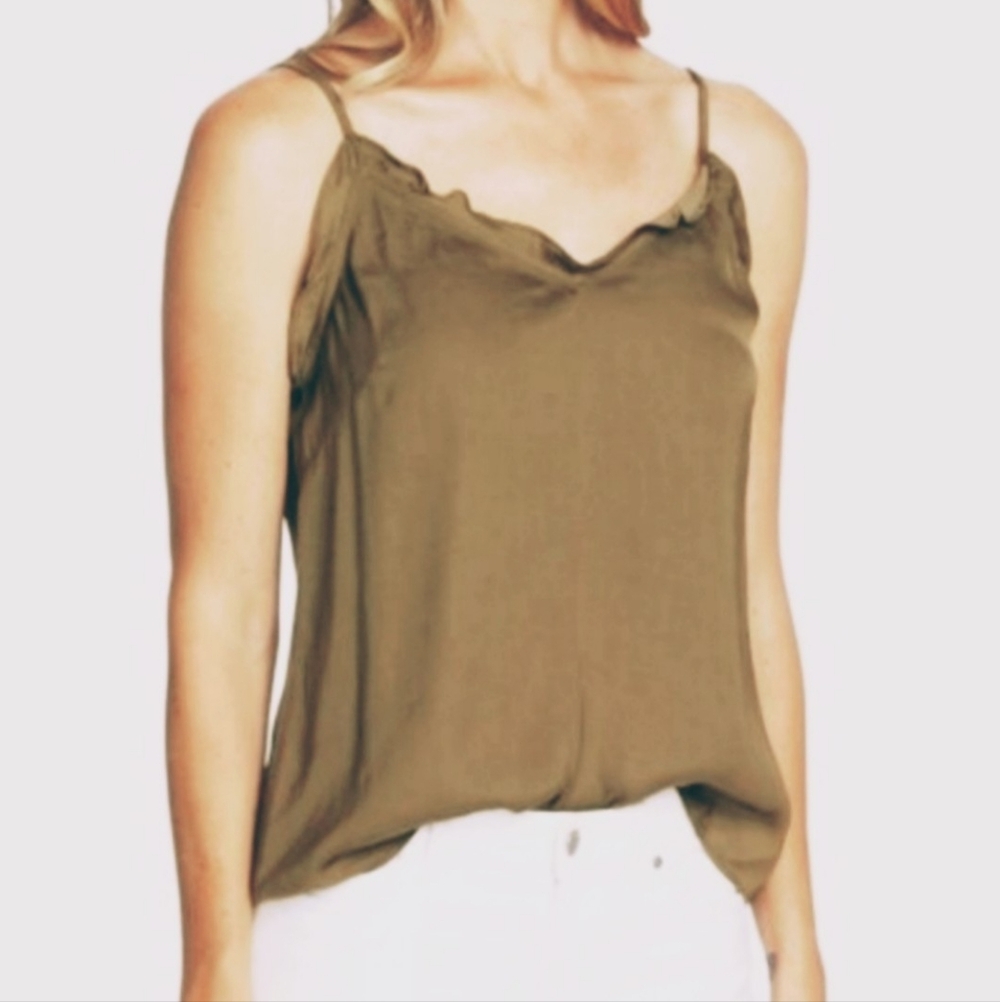 🍂🌿🍂NWOT Vince Camuto Olive Moss Oasis Green Satin Ruffled Cami  Tank Top - XL